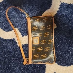 Dooney & Bourke wristlet